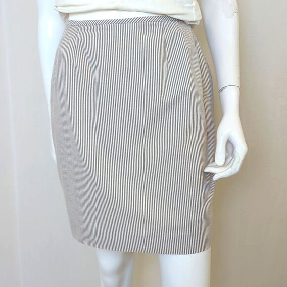 Ann Taylor Skirt Size 4 Gray and White Seersucker Pencil Skirt - Picture 1 of 5